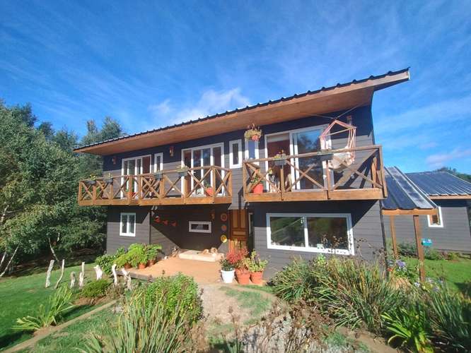 EXCLUSIVA CASA 4D CON PISCINA, BOSQUE Y CASA DE INVITADOS