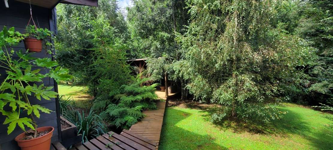 EXCLUSIVA CASA 4D CON PISCINA, BOSQUE Y CASA DE INVITADOS