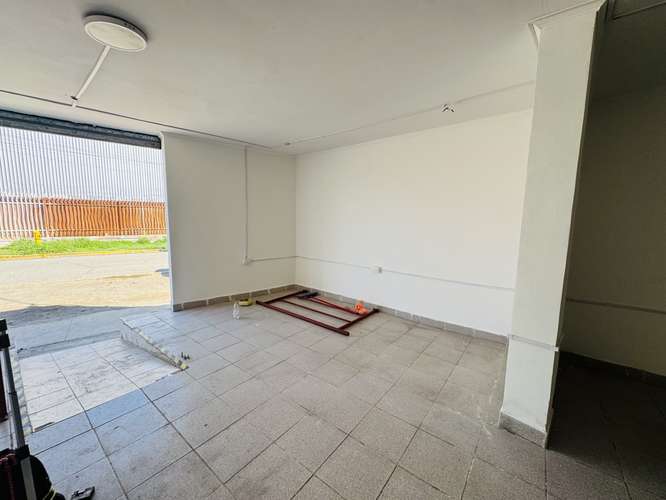 LOCALES COMERCIALES CON EXELENTE UBICACION EN AV SAN PABLO