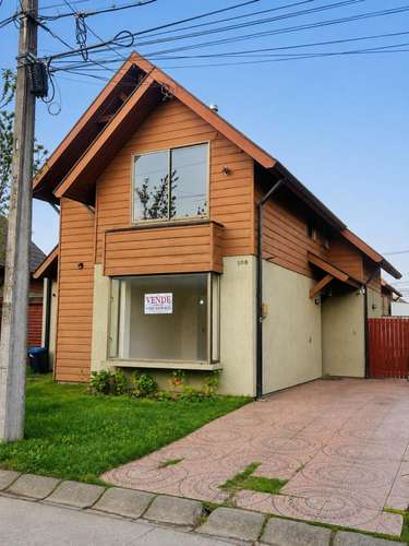 VIVE EN UN ENTORNO RESIDENCIAL! AMPLIA CASA FULL REMODELADA