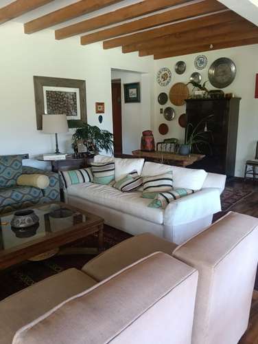 VENDE CASABLANCA-TRANQUE LO OVALLE GRAN CASA CON PARQUE
