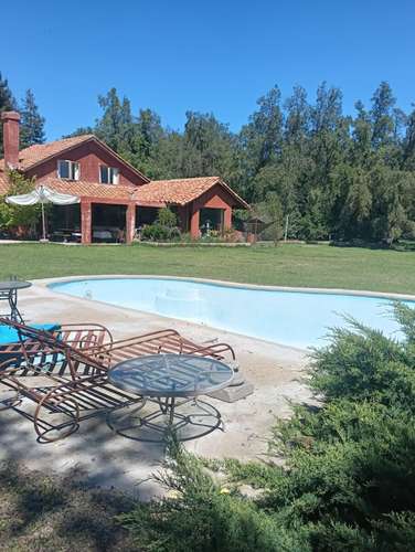 VENDE CASABLANCA-TRANQUE LO OVALLE GRAN CASA CON PARQUE