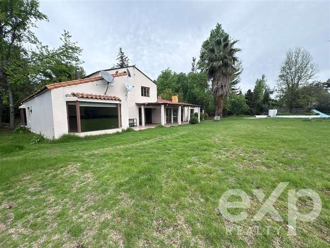 Casa en venta de 5 dorm. en Colina, en condominio