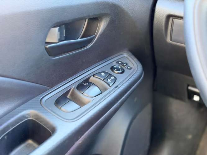 Nissan Versa 1.6 SENSE 4X2 MT 4P 2025 - Imagen 17