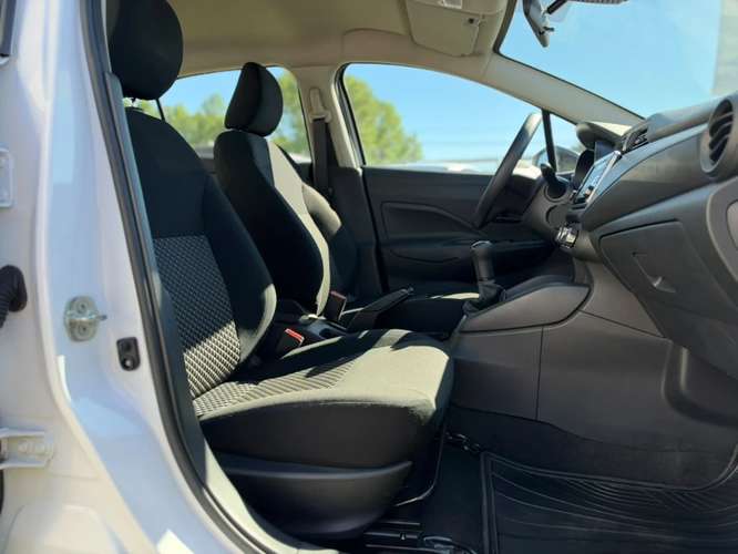 Nissan Versa 1.6 SENSE 4X2 MT 4P 2025 - Imagen 19