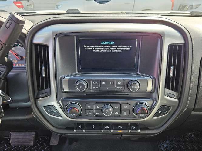 Chevrolet Silverado 5.3 LTZ CC Z71 AT 4X4 2019 - Imagen 18