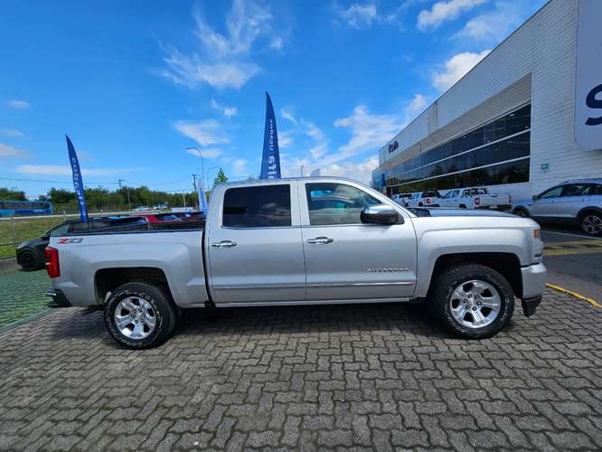 Chevrolet Silverado 5.3 LTZ CC Z71 AT 4X4 2019 - Imagen 3
