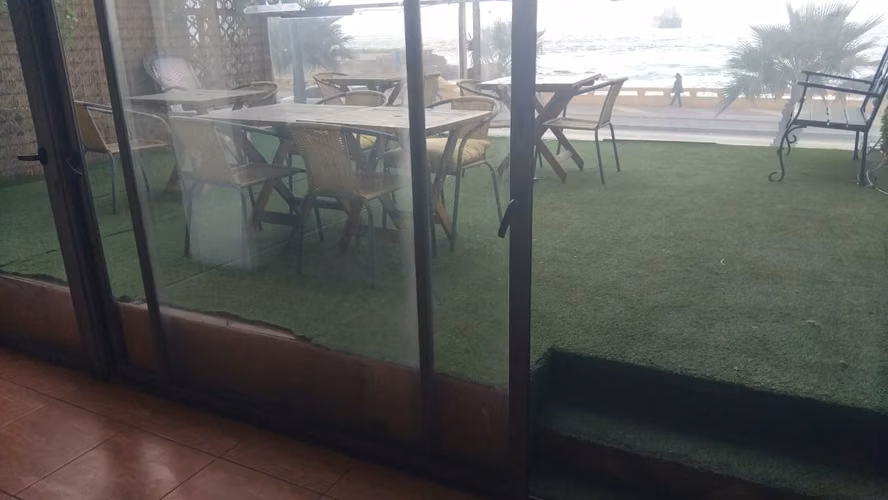 se vende propiedad comercial frente a la playa