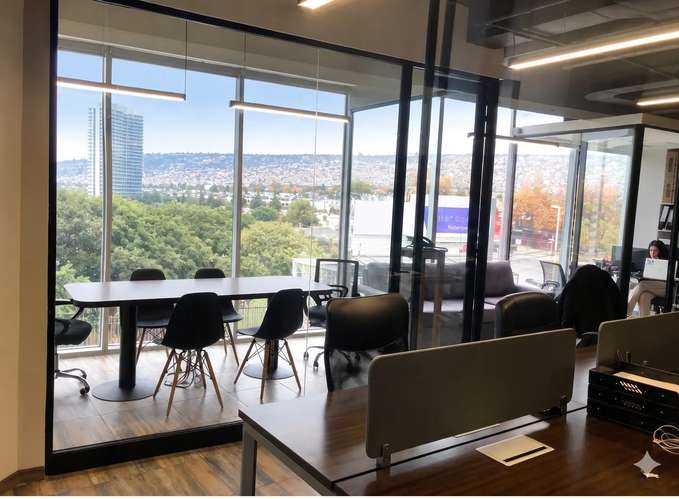 Oficina edificio Nuevo amoblada 98 mts2 - Imagen 11