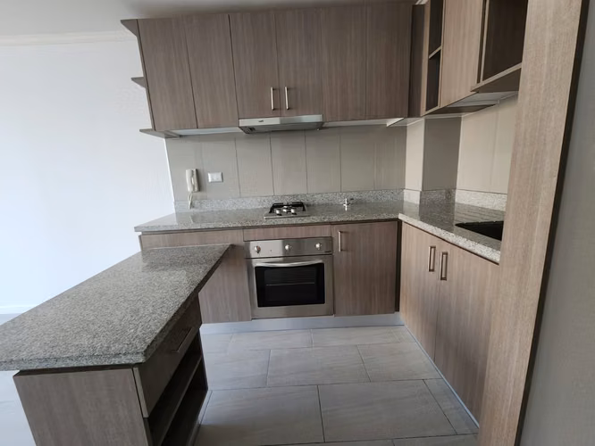Arriendo Depto 1 dormitorio + estacionamiento / Garantía en partes / Metro Ecuador
