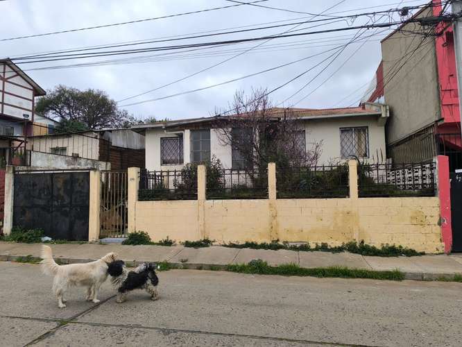 VENDO CASA PARA REPARAR EN MARINA MERCANTE, PLAYA ANCHA