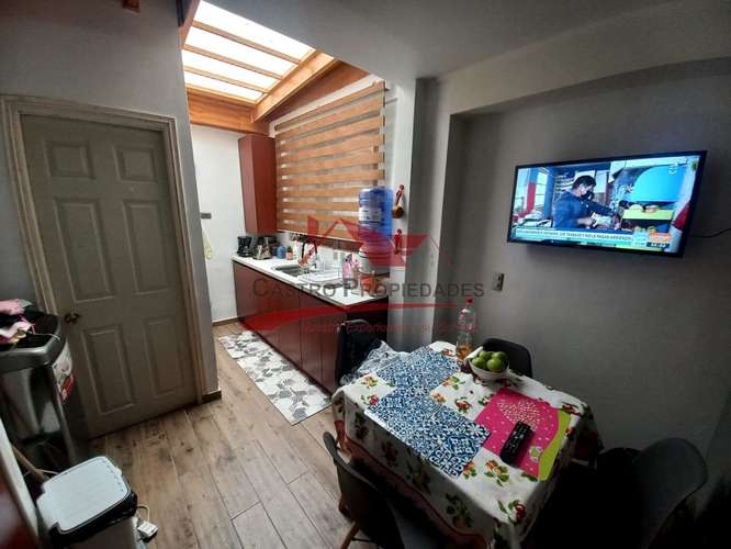 HERMOSA CASA DE DOS PISOS COMPLETAMENTE SOLIDA 3 DORMITORIOS - Imagen 10