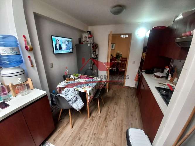 HERMOSA CASA DE DOS PISOS COMPLETAMENTE SOLIDA 3 DORMITORIOS - Imagen 12