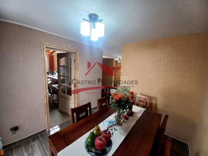 HERMOSA CASA DE DOS PISOS COMPLETAMENTE SOLIDA 3 DORMITORIOS - Imagen 9