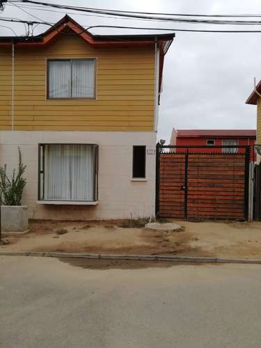 Arriendo Casa en Av. Bernardo Leigthon, Peñablanca