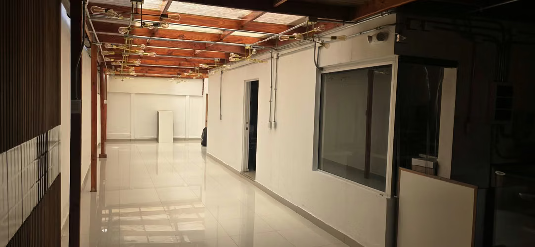 VENTA DE CASA, USO HABITACIONAL Y COMERCIAL REGULARIZADO - Imagen 4