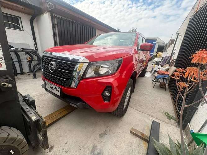 Nissan np300 navara 2025 4x4 con 15 mil kilómetros nueva - Imagen 2