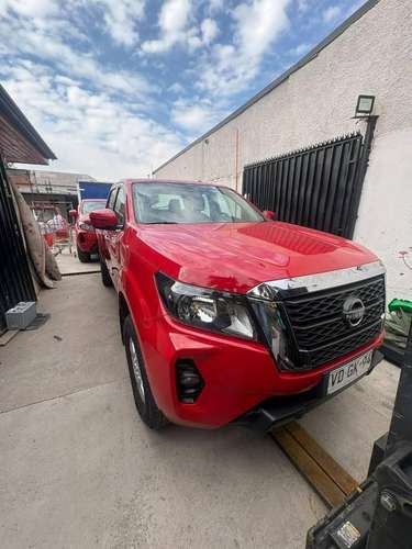 Nissan np300 navara 2025 4x4 con 15 mil kilómetros nueva