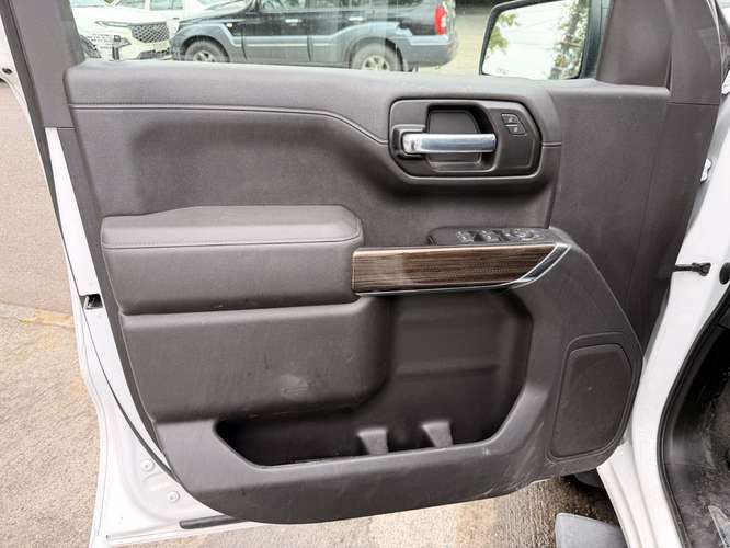 CHEVROLET SILVERADO 2022 - Imagen 9