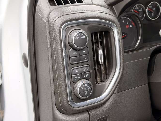CHEVROLET SILVERADO 2022 - Imagen 13