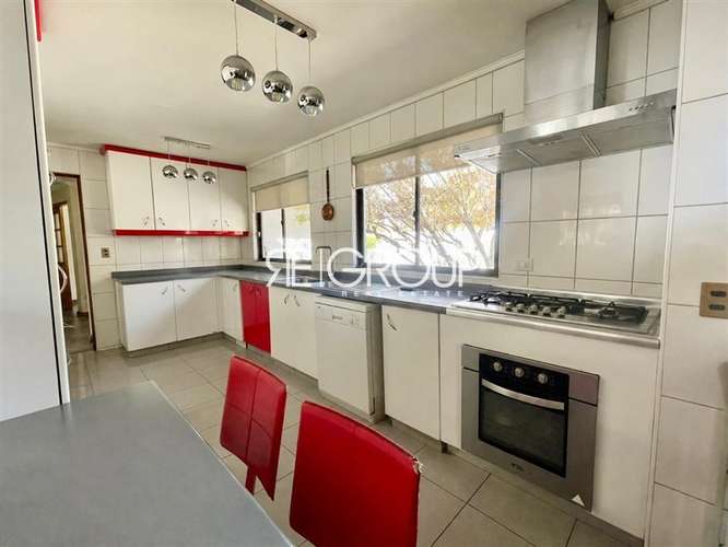 Casa en venta de 5 dorm. en Lo Barnechea , Gran Jardin . - Imagen 8