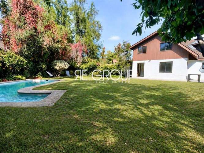 Casa en venta de 5 dorm. en Lo Barnechea , Gran Jardin . - Imagen 2