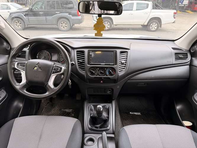 MITSUBISHI L200 2023 - Imagen 19