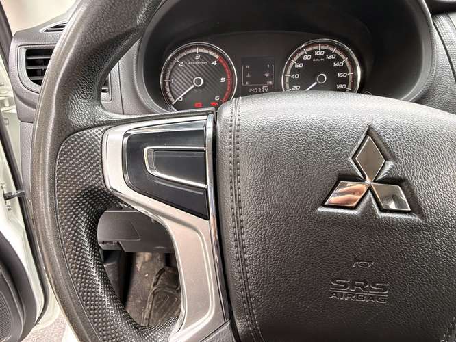 MITSUBISHI L200 2023 - Imagen 16