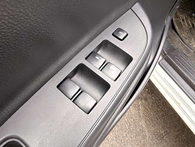 MITSUBISHI L200 2023 - Imagen 10