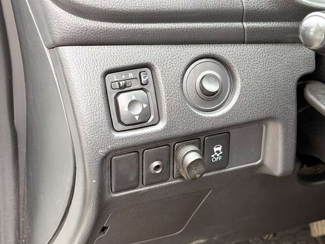 MITSUBISHI L200 2023 - Imagen 12