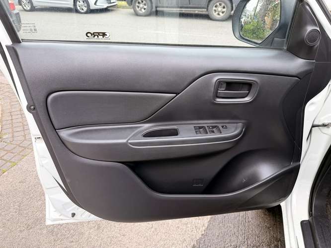 MITSUBISHI L200 2023 - Imagen 9