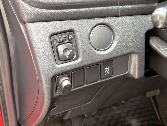 MITSUBISHI L200 2023 - Imagen 12