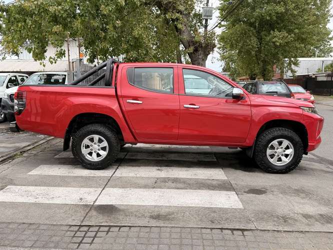 MITSUBISHI L200 2023 - Imagen 4