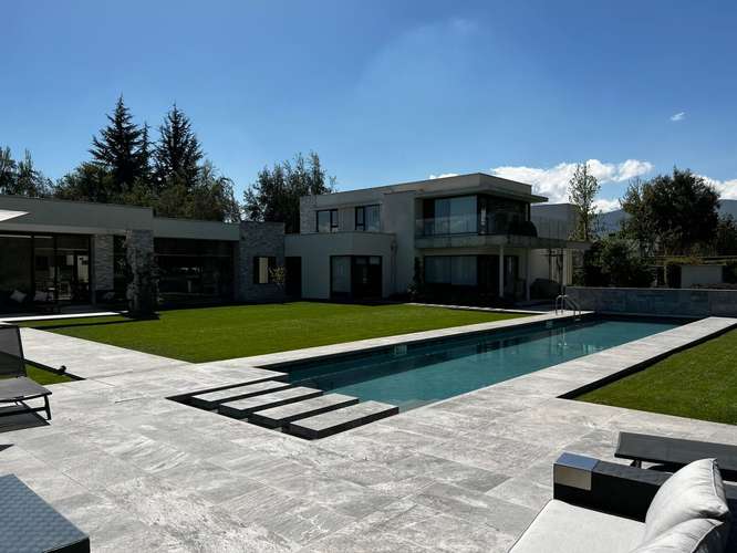 ESPECTACULAR CASA EN BRISAS DE CHICUREO