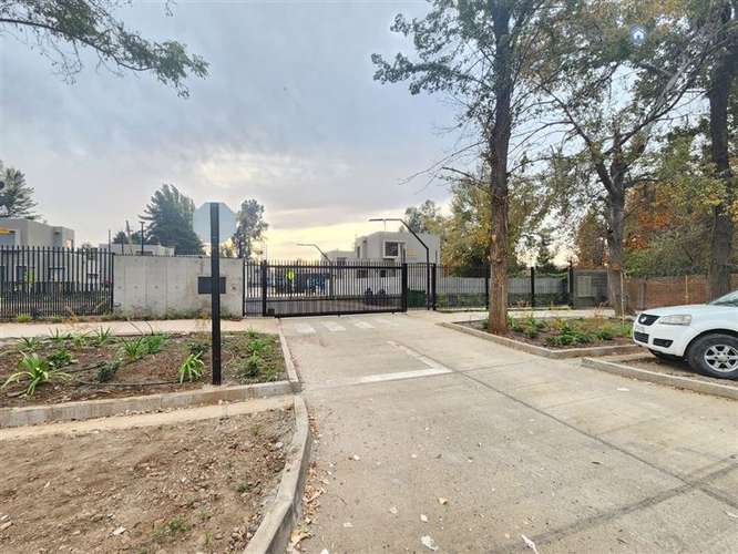 Casa en ARRIENDO Condominio Bosques de Nogales, Machalí