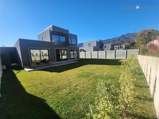 Casas en arriendo nueva, Condominio en Nogales