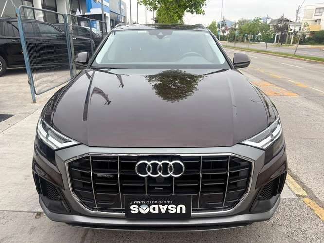 AUDI Q8 2021