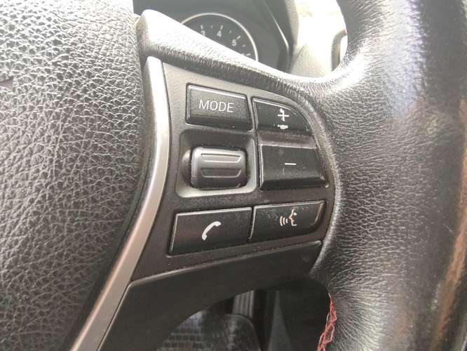 BMW 116 116I SPORT 1.6 MT (2013)