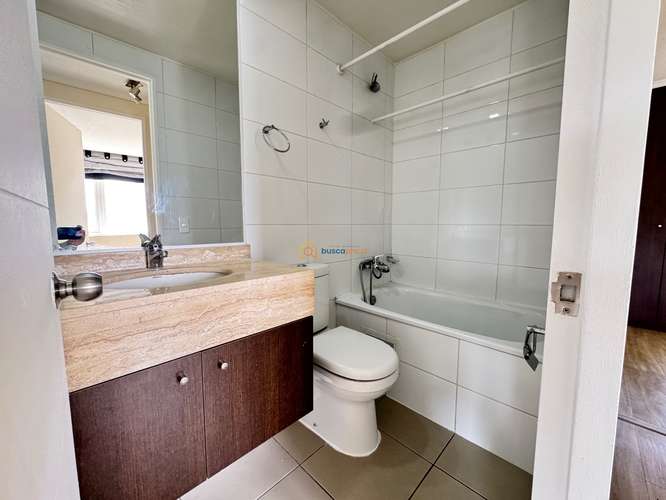 ARRIENDO 2 Dormitorios 2 Baños con estacionamiento y bodega a pasos UDD - Imagen 17