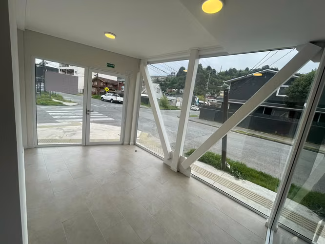 Nuevo local comercial esquina en Sector Lintz