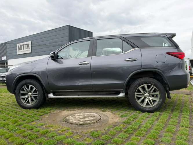 Toyota Fortuner 2.8 SRX DCB10 AT 4X4 DIESEL 2019