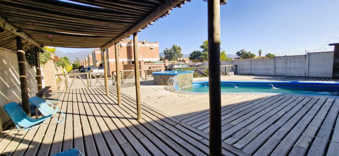 Renta de casa en condominio, sector residencial en Quillota, $800.000