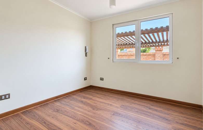 Renta de casa en condominio, sector residencial en Quillota, $800.000