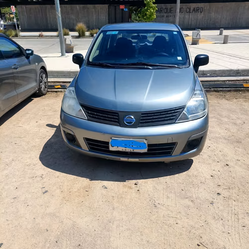 NISSAN TIIDA 2011