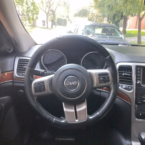 JEEP GRAND CHEROKEE LIMITED AÑO 2012 TOP DE LINEA