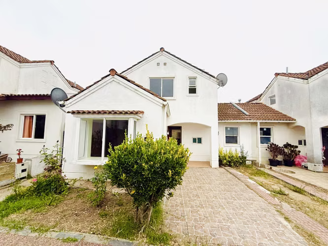 Casa en arriendo Condominio Alto Curauma | GC incluidos