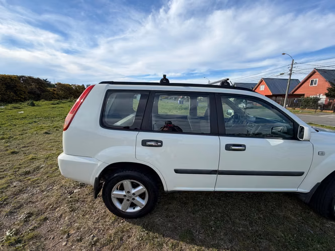 Nissan X-Trail Classic 2011 4x4 Automática, 162.000 km, mantenciones al día