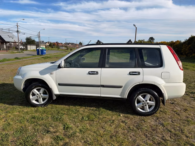 Nissan X-Trail Classic 2011 4x4 Automática, 162.000 km, mantenciones al día