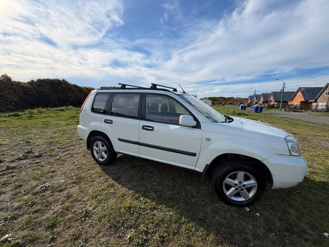 Nissan X-Trail Classic 2011 4x4 Automática, 162.000 km, mantenciones al día