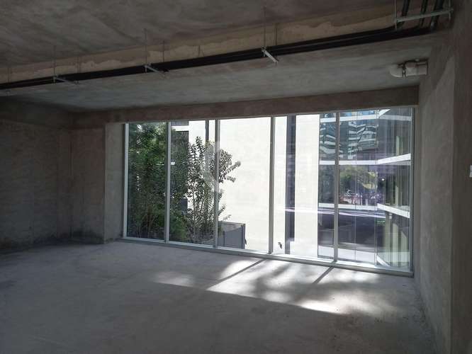 Local en 1er Piso sobre Av. Manquehue con Alonso de Córdova